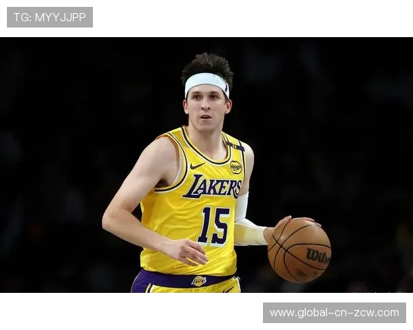 湖人后卫奥斯汀·里夫斯伤缺一个多月后复出,首战贡献15分4篮板 湖人后卫奥斯汀·里夫斯伤缺一个多月后复出,首战贡献15分4篮板